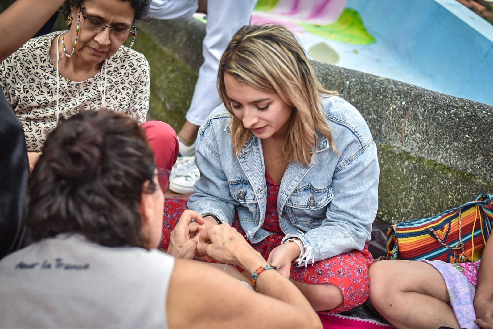 Andrea Petro 
Hija del Presidente Gustavo Petro