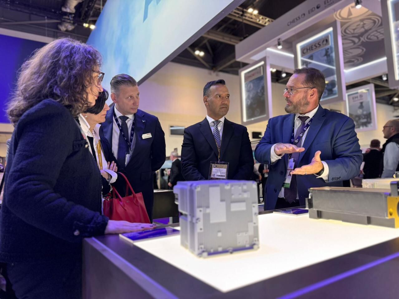 El ministro de Defensa, Pedro Sánchez, sostuvo una reunión con Dan Jarvis, ministro de Seguridad del Reino Unido, y visitó la feria Defense and Security Equipment International (DSEI).