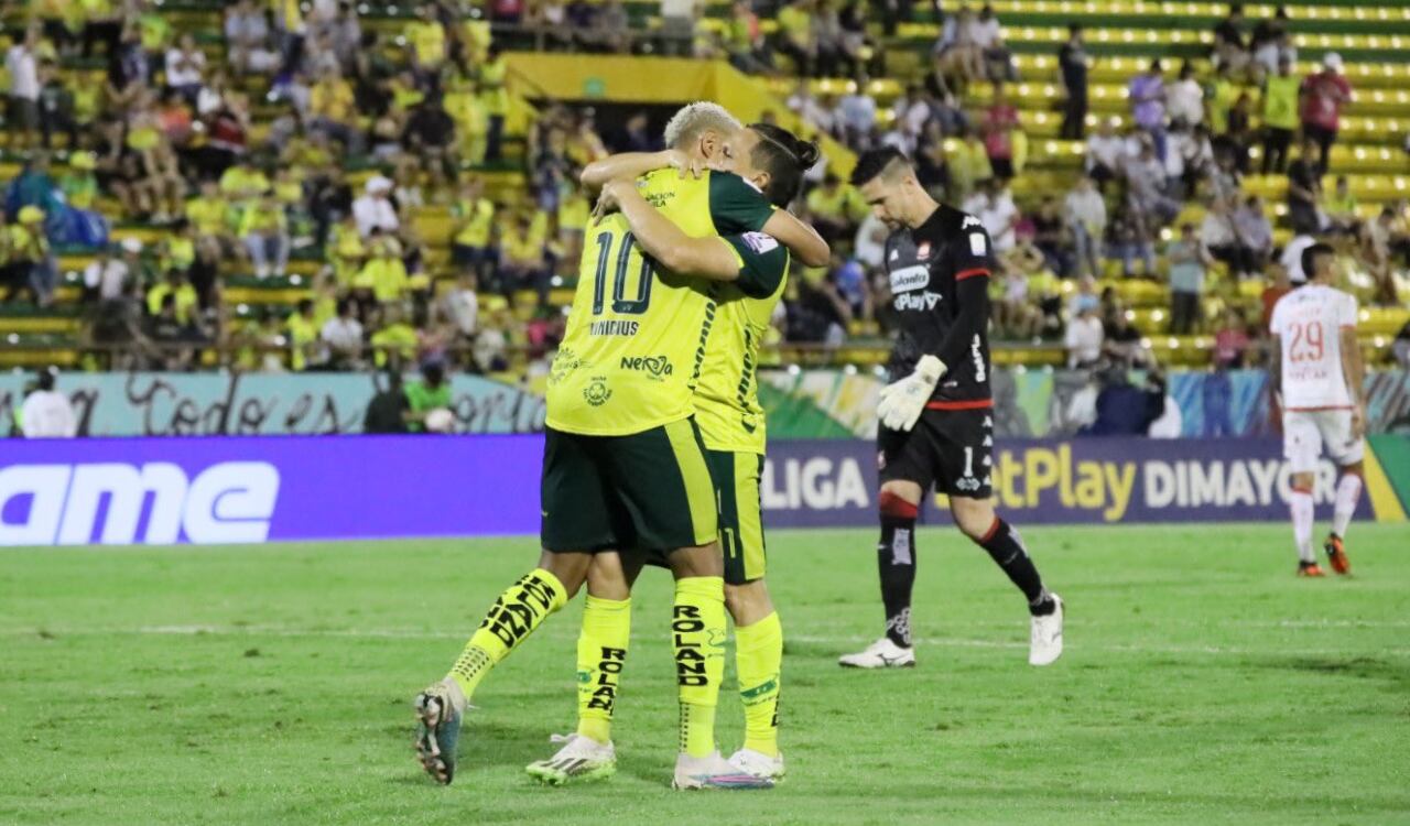 Atlético Huila, descendido, acabó con las ilusiones de Santa Fe