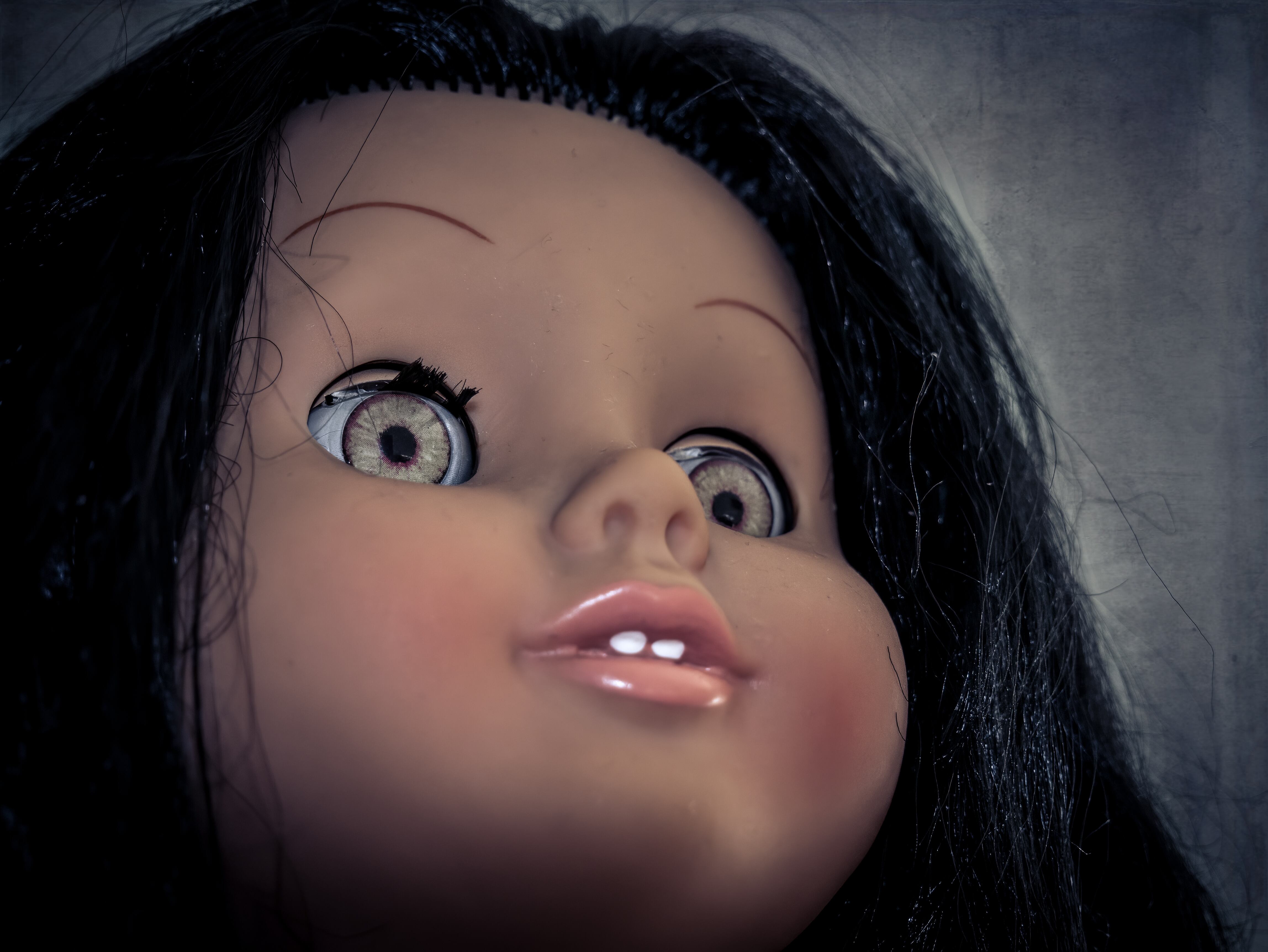 El muñeco era el que llevaba el cuchillo.