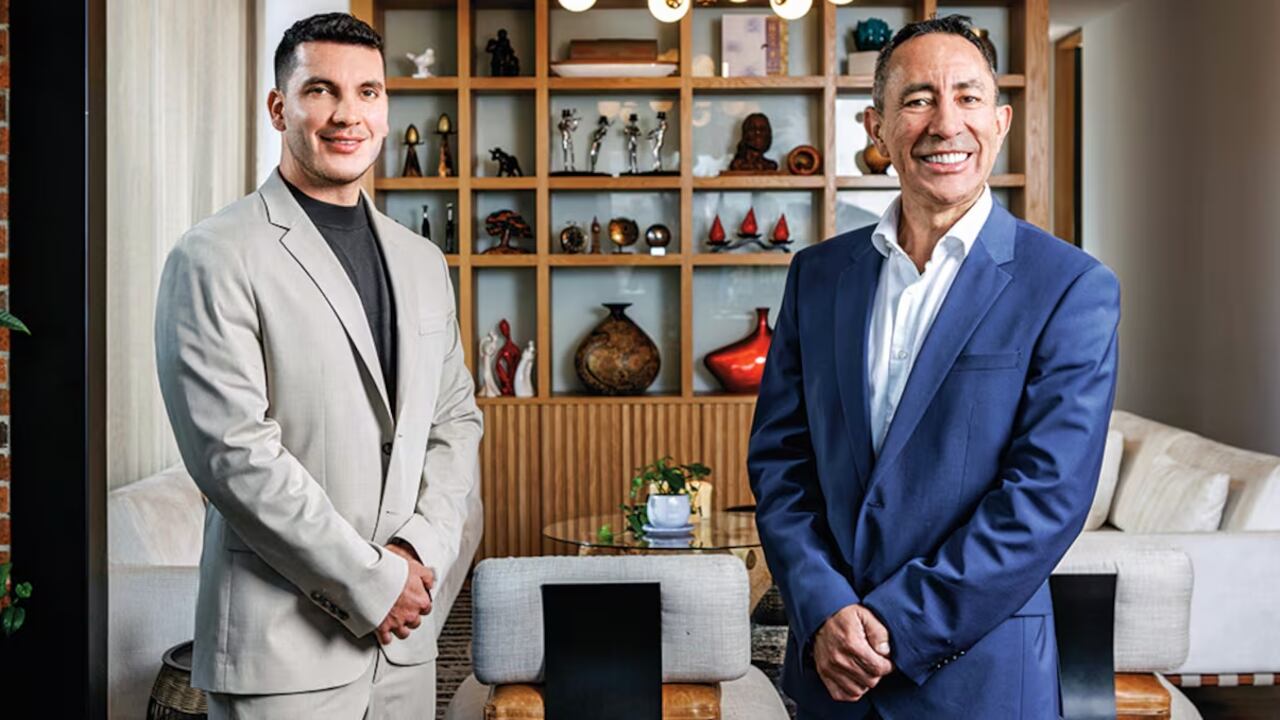 Hace unos meses, en entrevista exclusiva con SEMANA, el presidente de Ecopetrol, Ricardo Roa Barragán, y a su pareja sentimental, Julián Caicedo, entregaron su versión sobre la compra del apartamento.