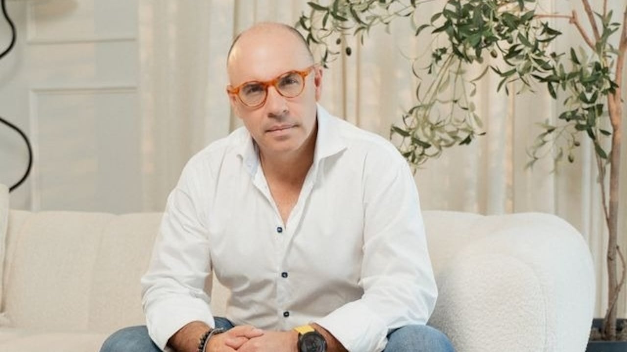 Andrés Daste, destacado especialista en Ginecología y Obstetricia. Es experto en Endometriosis, Síndrome de Ovario Poliquístico y dolor pélvico entre otros procedimientos