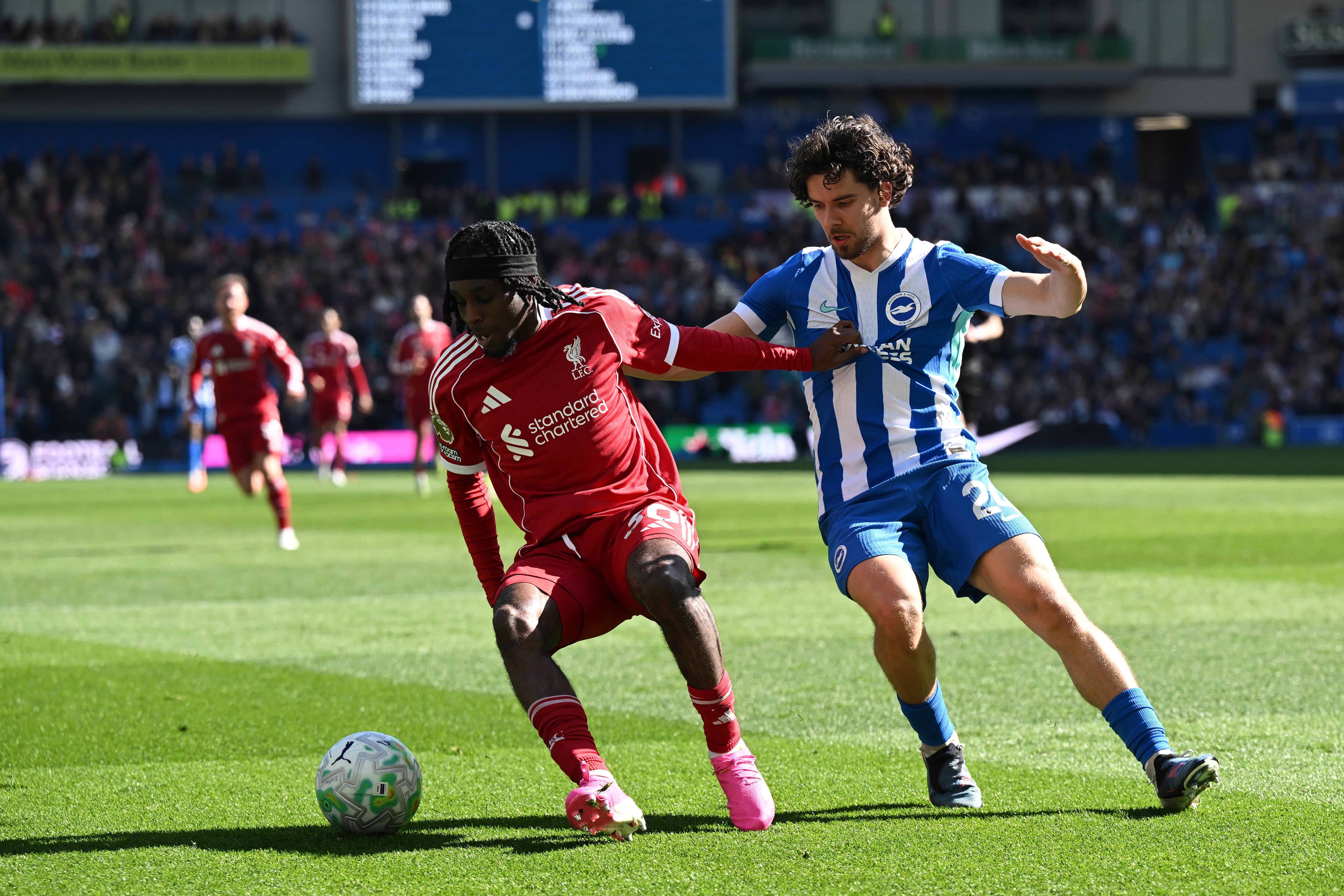 Imagen del juego entre Brighton y Liverpool por Premier League.
