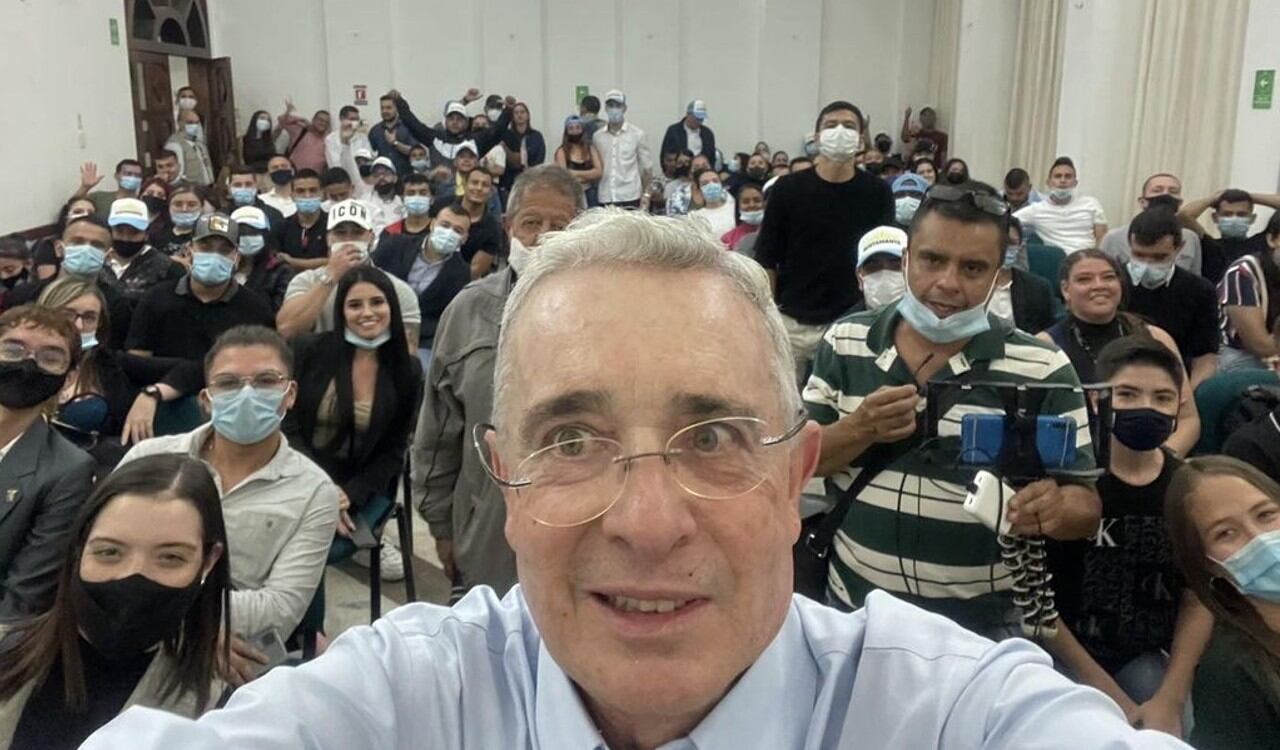 El líder político le pidió respeto a los integrantes del Centro Democrático por el primer mandatario