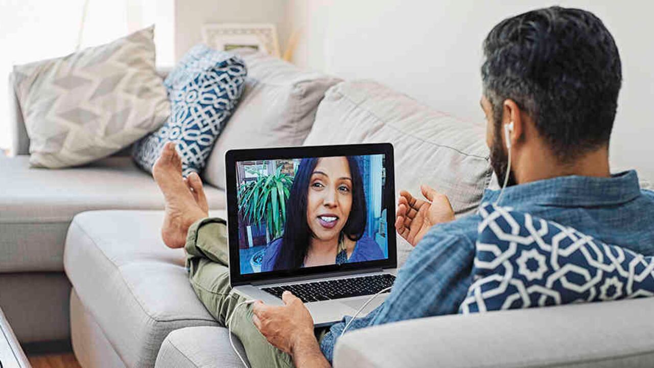 Hace algunos años querer a alguien y vivir lejos era una fórmula suicida.