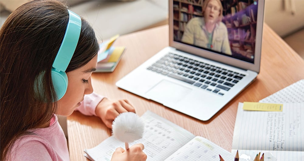 Las clases remotas permitieron que millones de estudiantes continuaran su formación; pero muchos no tuvieron acceso y aún hoy esperan recibirlo.