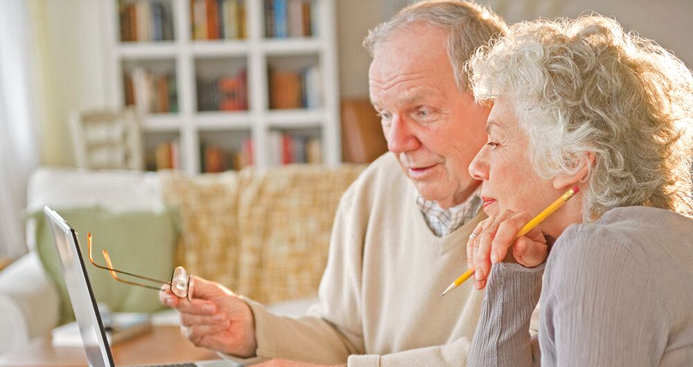 el Gobierno del presidente Cesar Gaviria puso en marcha la reforma pensional que creó las administradoras de los fondos privados de pensiones, que entraban a competir con el Instituto de los Seguros Sociales (hoy Colpensiones)