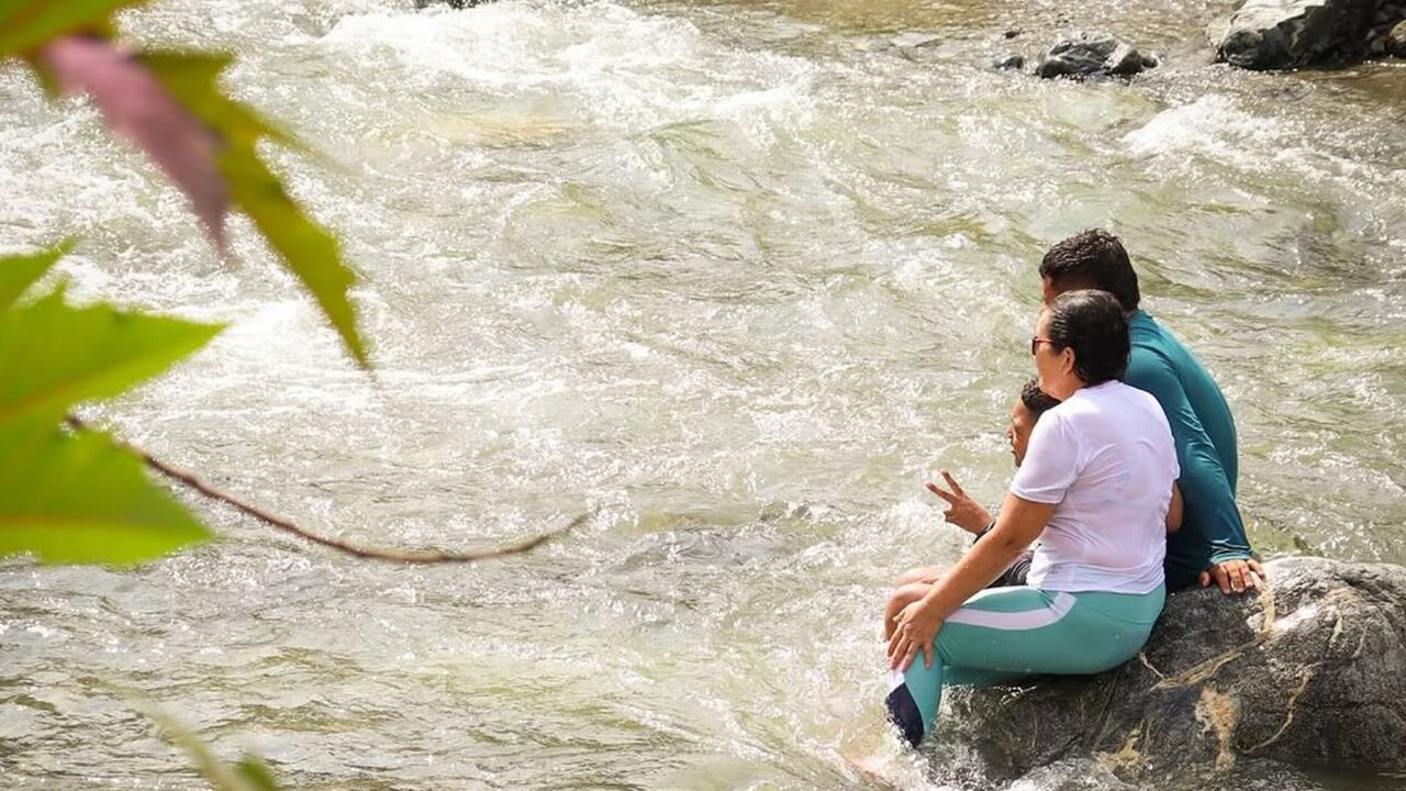 A pocos kilómetros de distancia de Cali, los viajeros pueden encontrar diferentes atractivos perfectos para compartir en familia.
