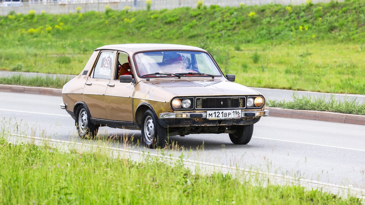 El histórico Renault 12 vuelve a llamar la atención con una reinterpretación futurista creada por IA.