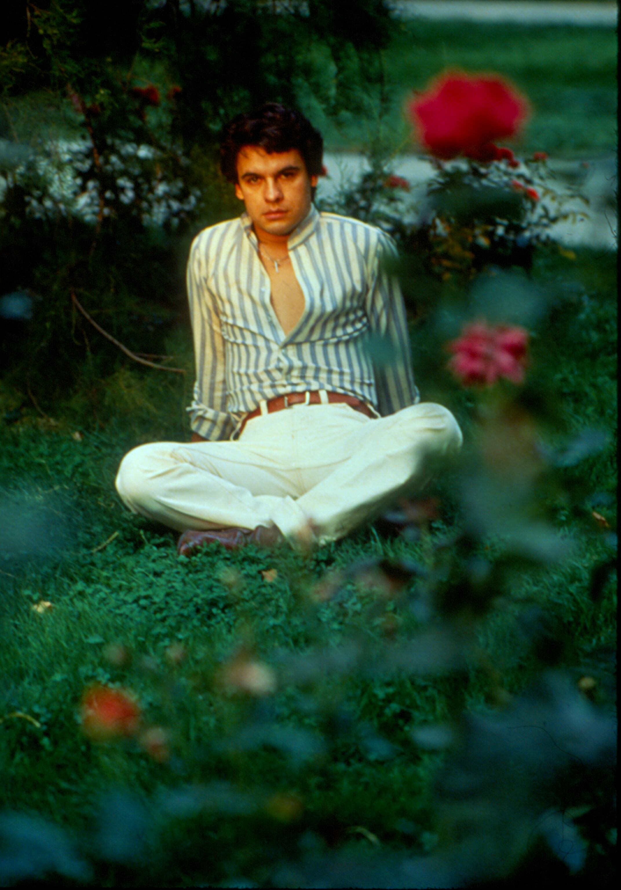 Juan Gabriel in Juan Gabriel: Debo, puedo y quiero S.1. Courtesy of Netflix / Netflix © 2025