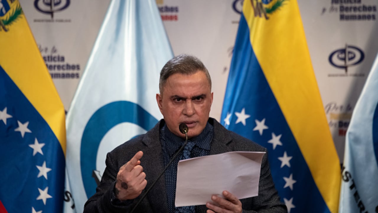 El fiscal general de Venezuela, Tarek William Saab, informó este sábado sobre la detención de 25 personas por la trama de corrupción en la petrolera estatal Petróleos de Venezuela (PDVSA) y otras 11 con orden de captura. Photographer: Gaby Oraa/Bloomberg via Getty Images