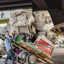 Antes de la pandemia, la Alcaldía tenía identificados a los recicladores, conocía sus rutas y había cierto orden. Ahora, hay más personas dedicadas al reciclaje porque no tienen ninguna otra opción.