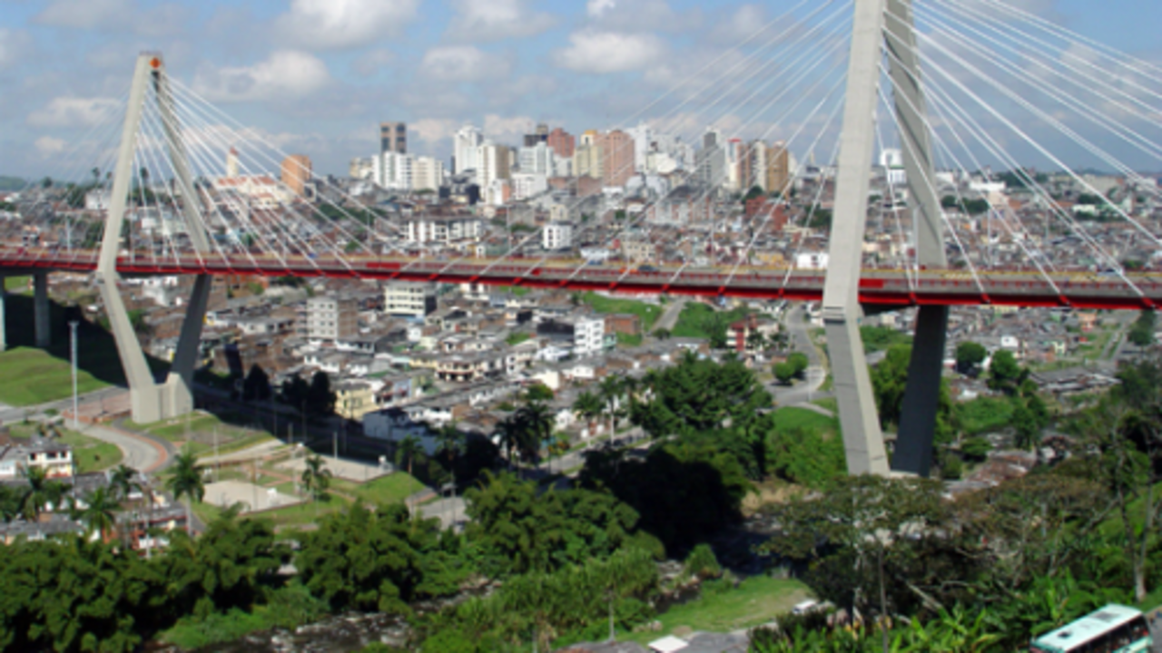 El Producto Interno Bruto de Pereira es de alrededor $6,5 billones (año 2013), lo cual representa el 0,9% de la economía nacional.