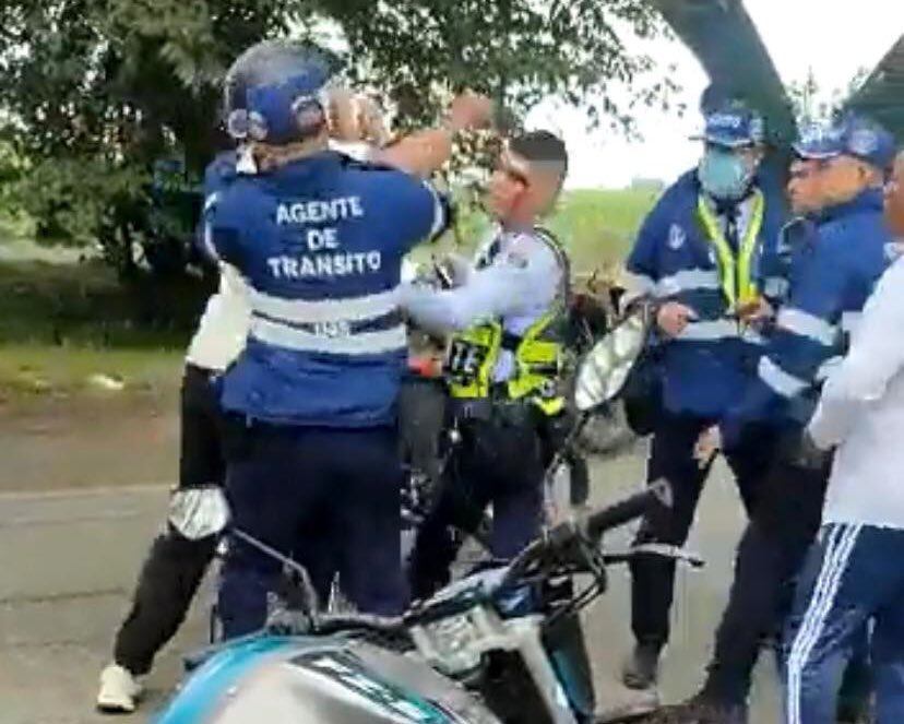 Los demás funcionarios también intervinieron.