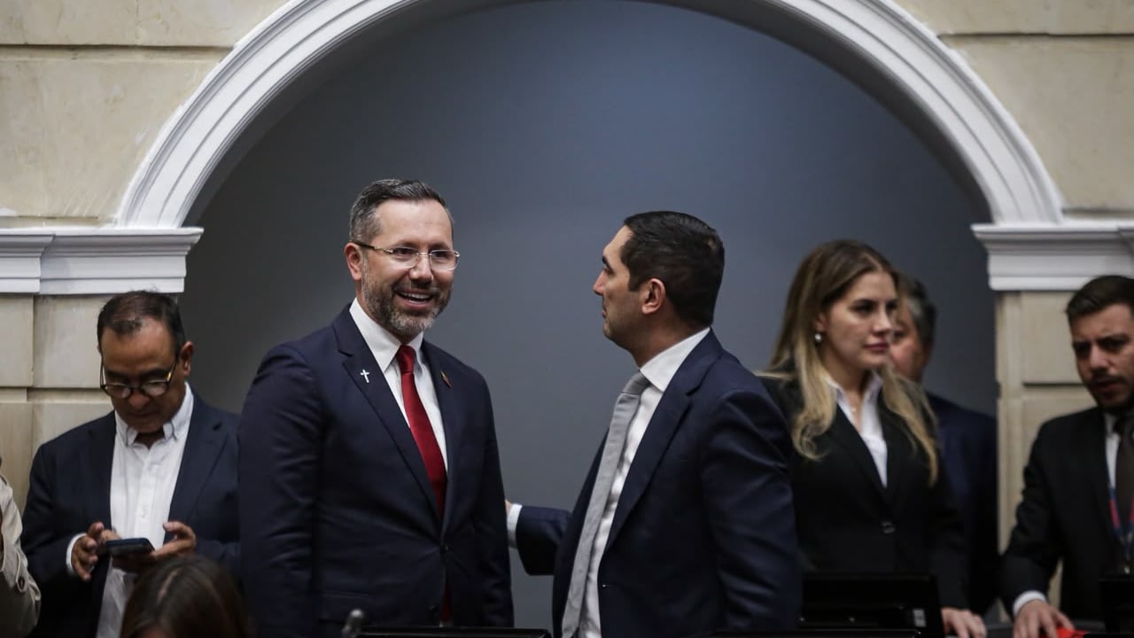 El ministro de Vivienda, Jaime Andrés Beltrán, enfrentó una moción de censura.