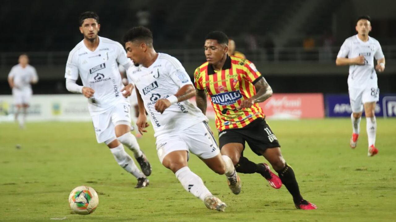 Junior mantuvo de manera temporal el liderato de Liga