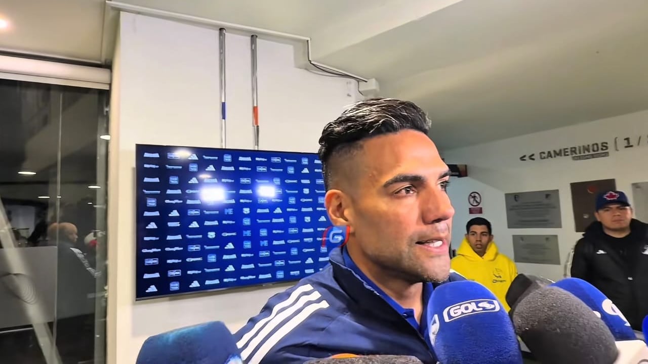 Radamel Falcao García atendió a los medios luego de marcar desde el punto penal.
