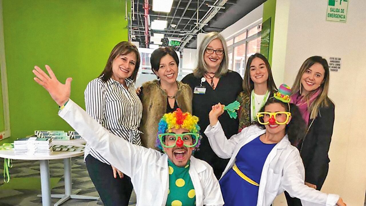 Horarios flexibles, capacitación permanente, posibilidades de ascenso y equilibrio entre vida personal y laboral son algunos de los factores que definen a la Fundación Universitaria del Área Andina como uno de los mejores sitios para laborar en Colombia.