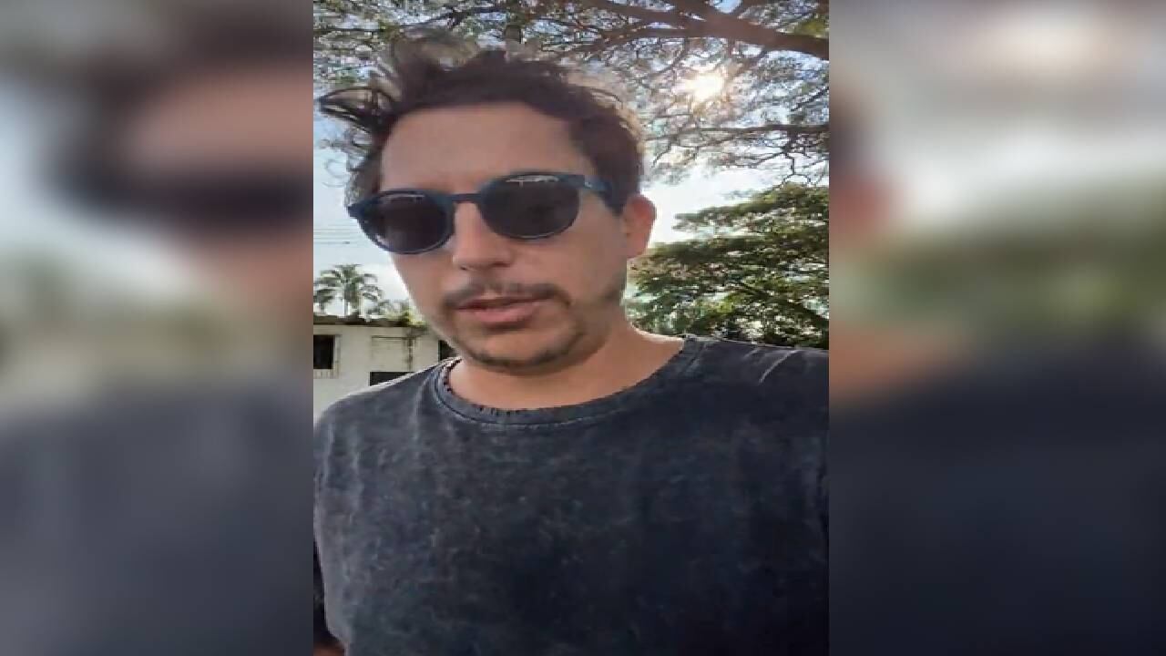 Alejandro Riaño afirmó que le "provoca bajar del pelo", a los que utilizan las carrozas en Cartagena. Foto: Instagram @alejandroria.