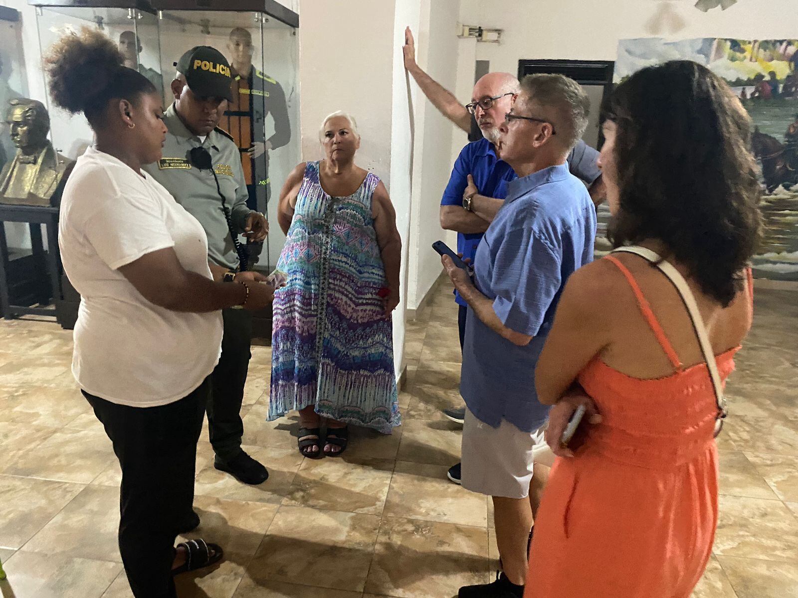 Un grupo de turistas extranjeros fue víctima de una estafa en Cartagena al recibir un cobro de 600.000 pesos por un paseo en coche, el cual generalmente tiene un costo de $50.000.