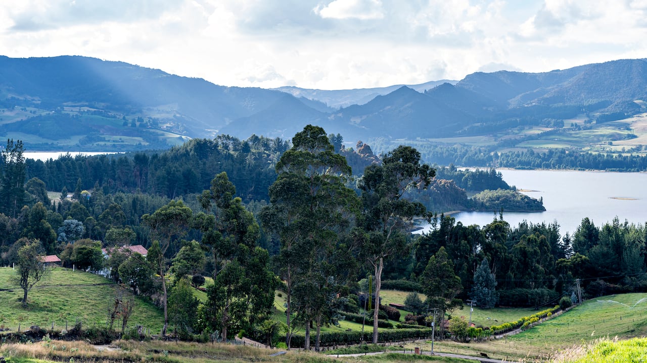 Embalse del Neusa, ubicado en Cundinamarca, muy cerca de Bogotá -Colombia.