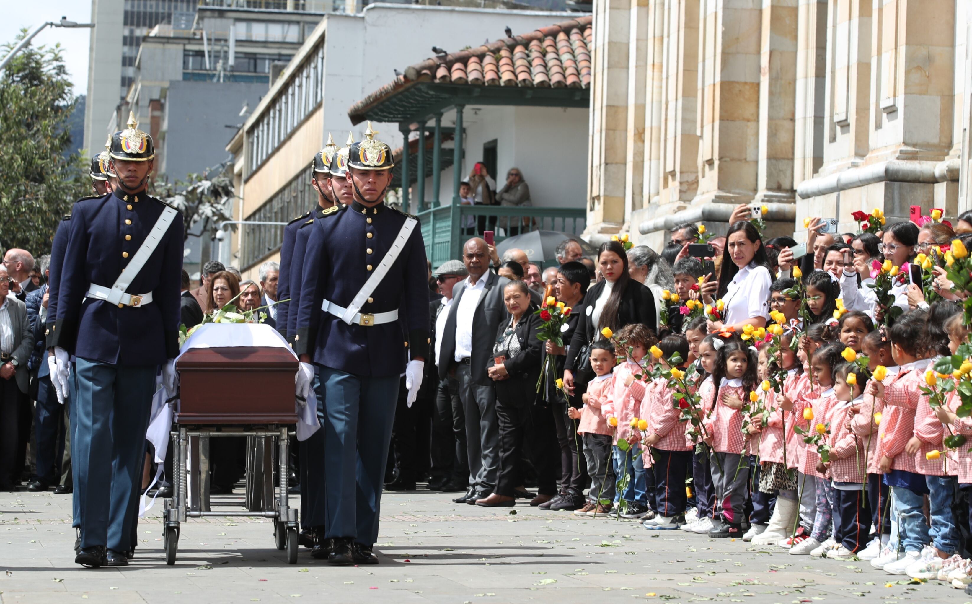 Misa de exequias Doña Nydia Quintero Turbay de Balcázar Catedral Primada. Miércoles 2 de julio