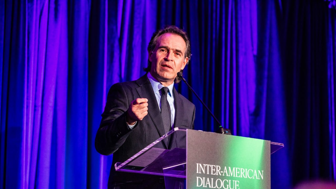 El alcalde de Medellín, Federico Gutiérrez, recibió en Washington el premio a la Reducción del Crimen y las Oportunidades para los Jóvenes (Award for Crime Reduction and Youth Opportunity)