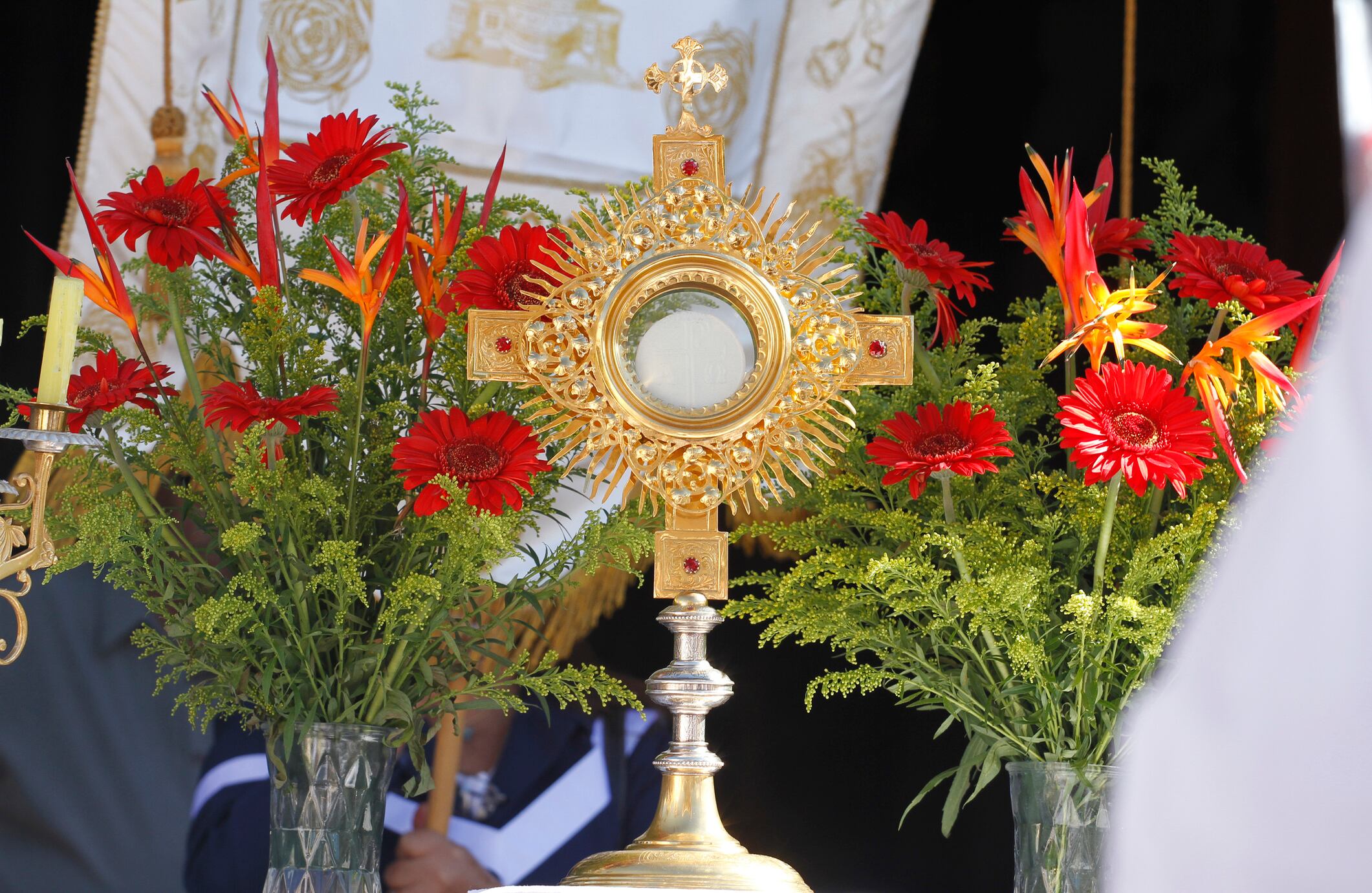 Corpus Christi. Cada año, 60 días después del Domingo de Resurrección, se conmemora el sacrificio de Jesucristo por la humanidad. Esta festividad tiene su origen en la Edad Media, cuando una religiosa llamada Juliana de Mont empezó a promover una ceremonia para honrar el cuerpo y la sangre de Cristo. La fiesta se celebró por primera vez en 1246 en la diócesis de Lieja, en Bélgica. Foto: Getty Images