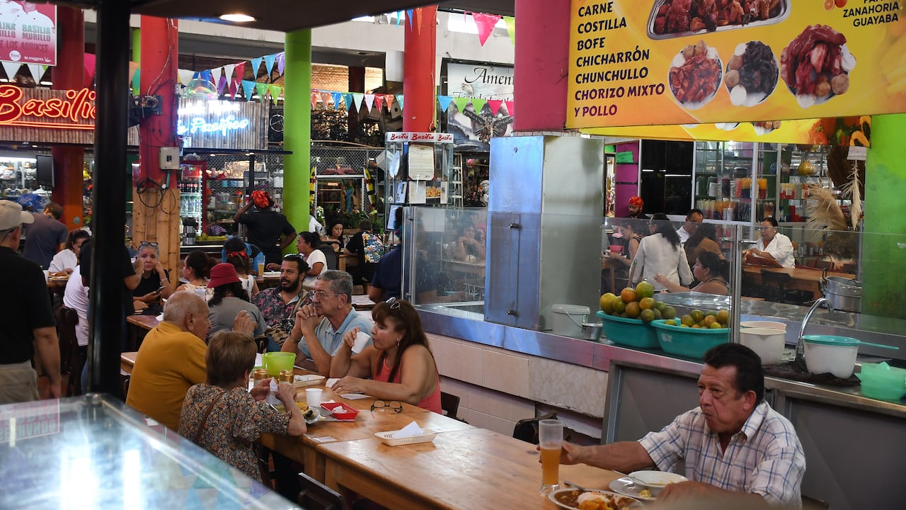 Cali: Gastronomía, galería Alameda, pan de bono de chontaduro, pastel Chocoano y Ceviche ancestral dentro del menú para disfrutar Foto José L Guzmán. El País