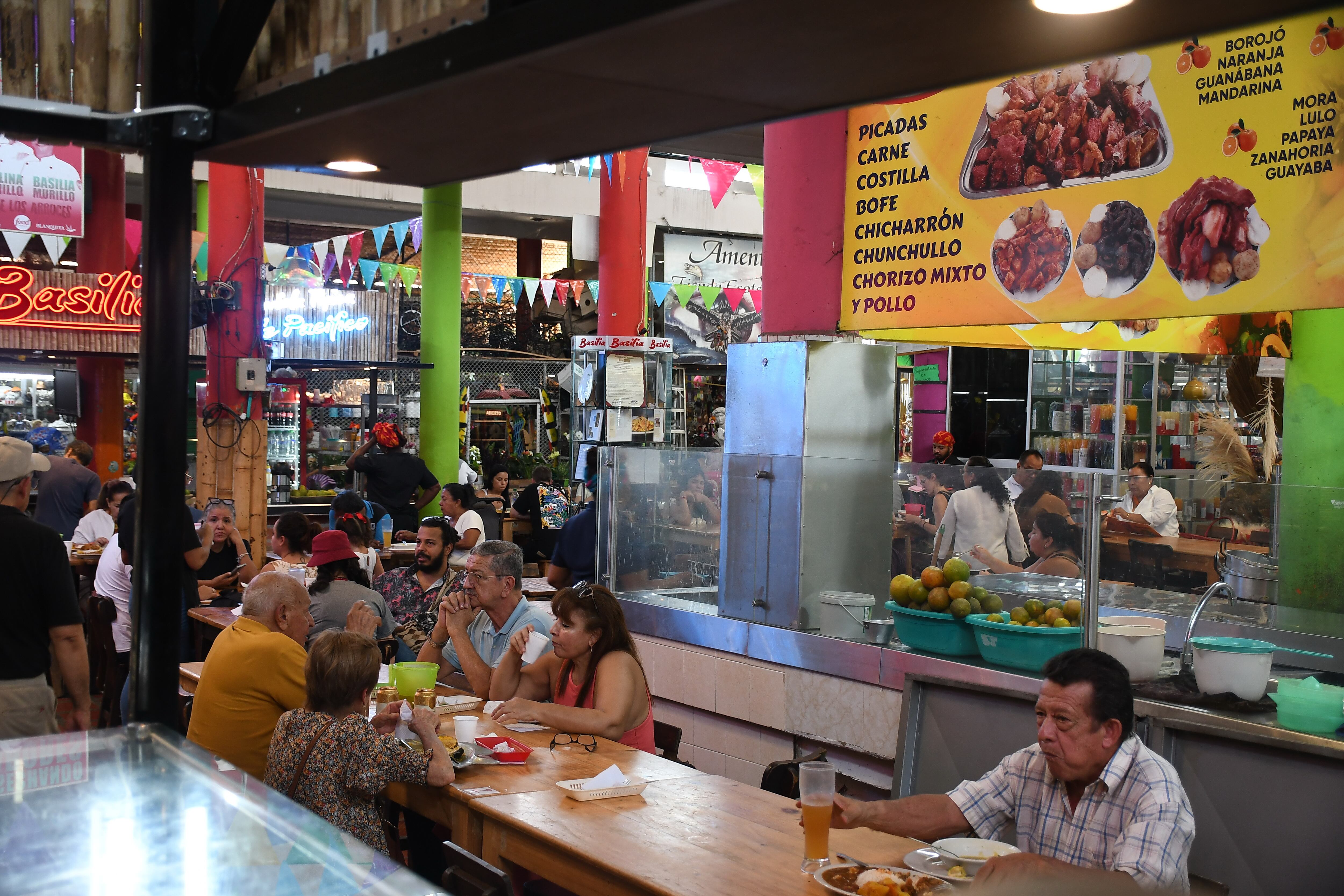 Cali: Gastronomía, galería Alameda, pan de bono de chontaduro, pastel Chocoano y Ceviche ancestral dentro del menú para disfrutar Foto José L Guzmán. El País