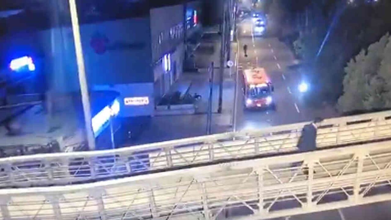 Puente peatonal de la calle 127 en Bogotá.