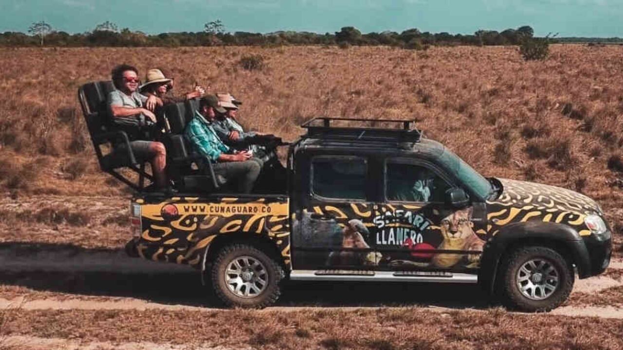 Entre las estrategias que se usan está el desarrollo de rutas bioseguras, además que colombiano viaje en su propio vehículo y evite el contacto con más personas hasta llegar al hato donde se haga el safari.