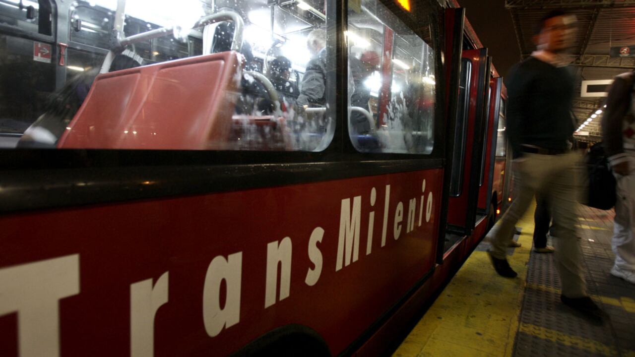 Investigan un presunto acoso sexual a funcionarias de TransMilenio.