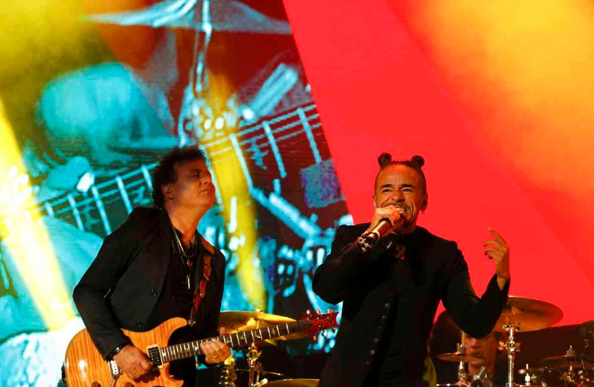 Rubén Albarrán, de Café Tacvba, cantó "Lo que sangra (la cúpula)". Foto: Guillermo Torres Reina.