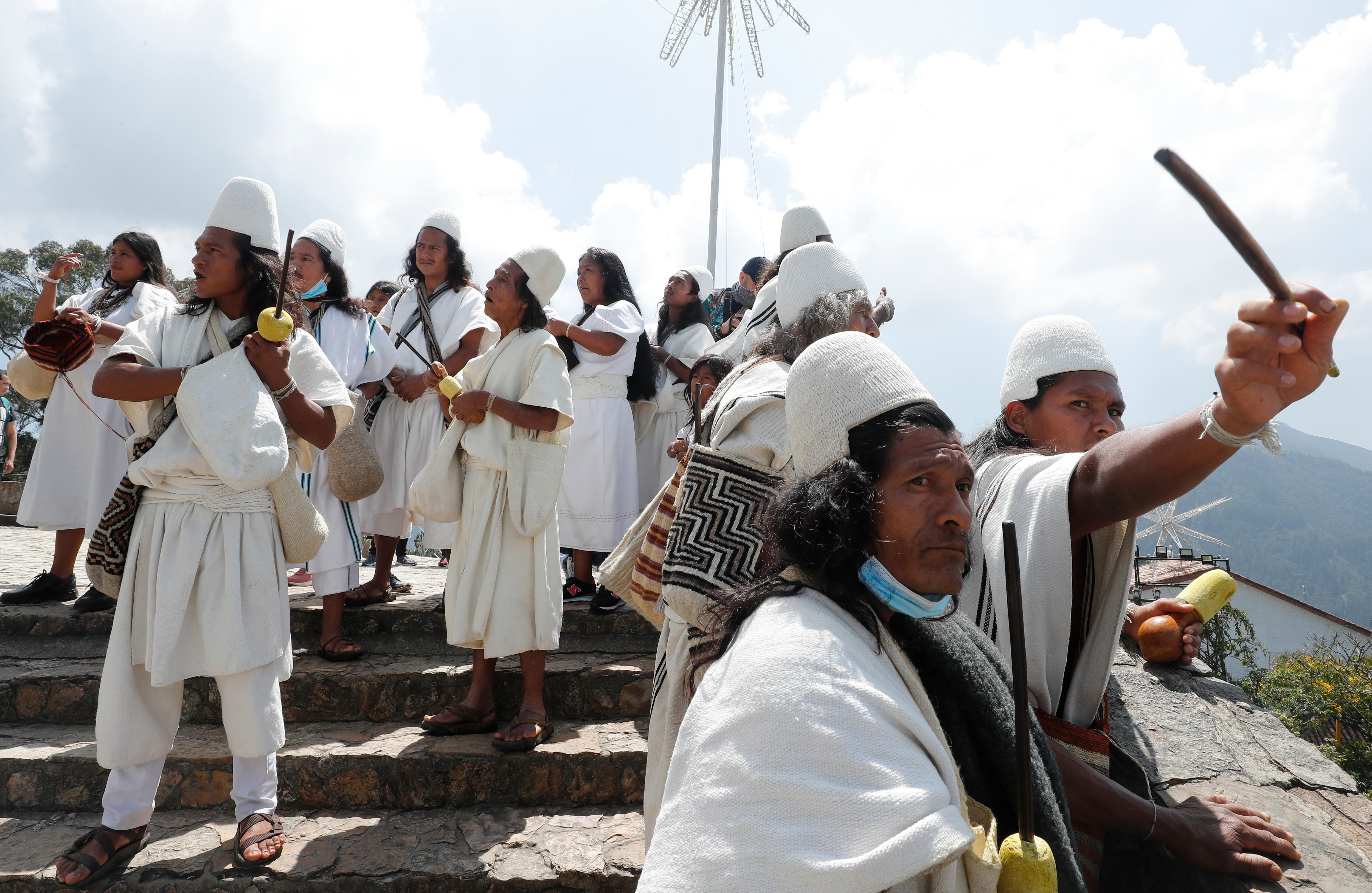 Indigenas Arhuacos en el Cerro de Monserrate