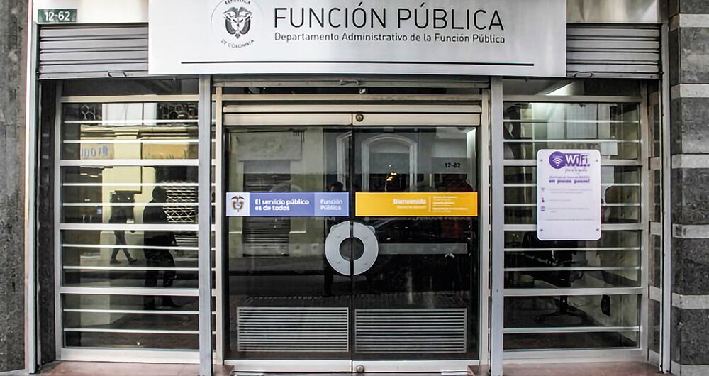 César Manrique fue director de la Función Pública. 