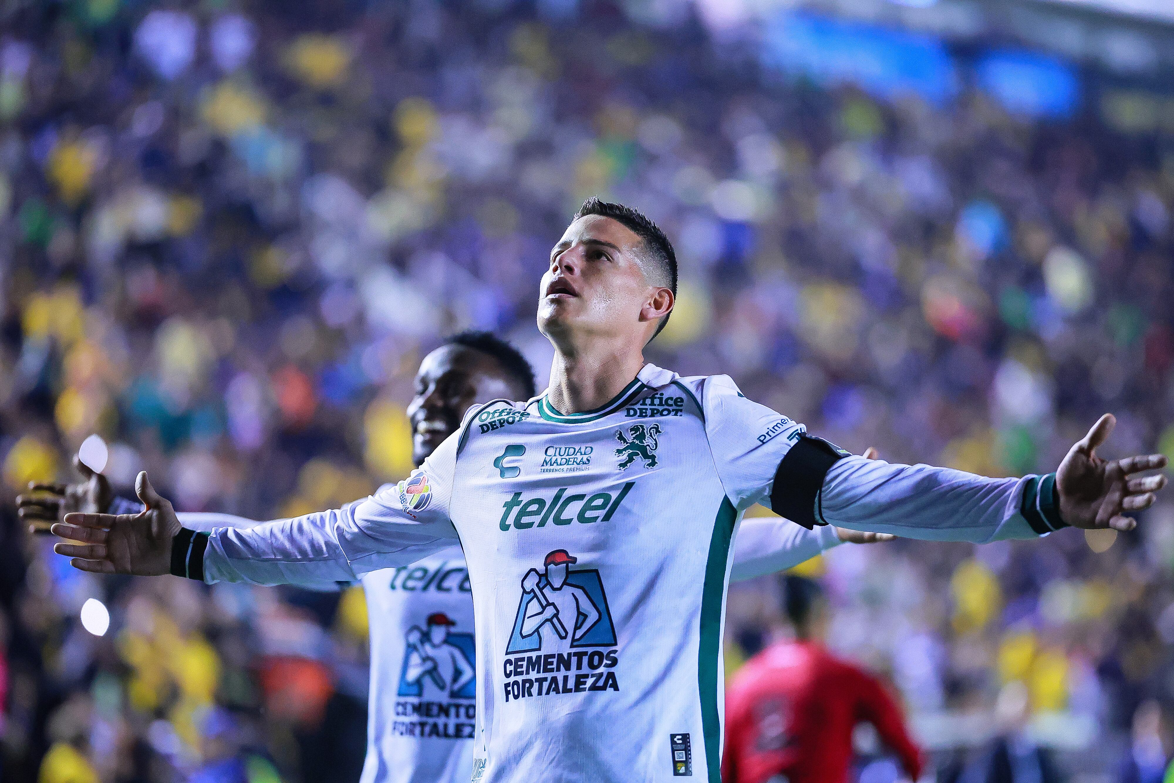 Brazos en alto para James Rodríguez: segundo gol en la temporada con León.