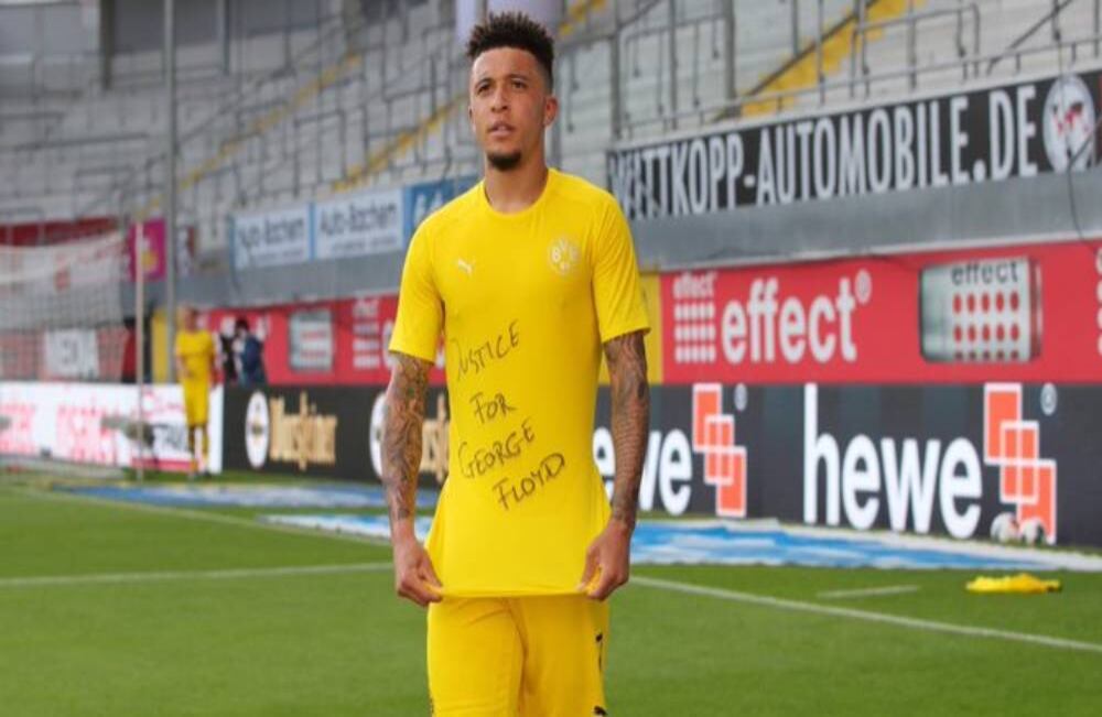  El delantero del Borussia Dortmund, Jadon Sancho, aparece en la tercera posición con 179,1 millones de euros en su precio. En días pasados el inglés mostró una camiseta con el mensaje ‘Justice for George Floyd‘ después de marcar un gol ante el Paderborn. Foto: Borussia Dortmund / Twitter.