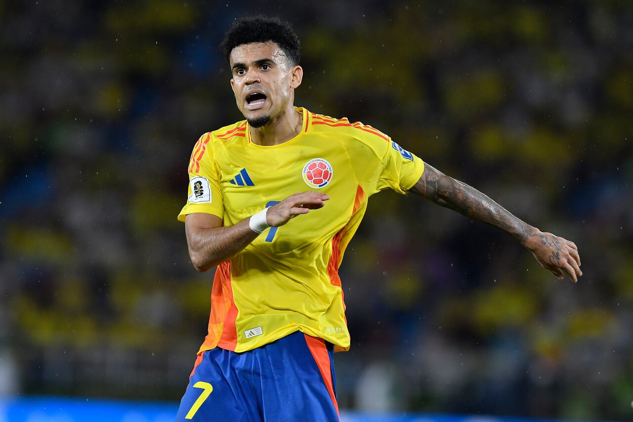 BARRANQUILLA, COLOMBIA - NOVEMBER 19: Luis Diaz of Colombia reacts during the South American FIFA World Cup 2026 Qualifier match between Colombia and Ecuador at Roberto Melendez Metropolitan Stadium on November 19, 2024 in Barranquilla, Colombia. (Photo by Gabriel Aponte/Getty Images)