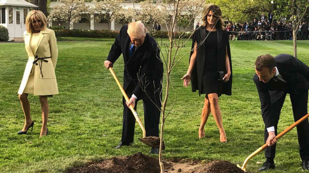 Twitter: @mathieuvonrohr