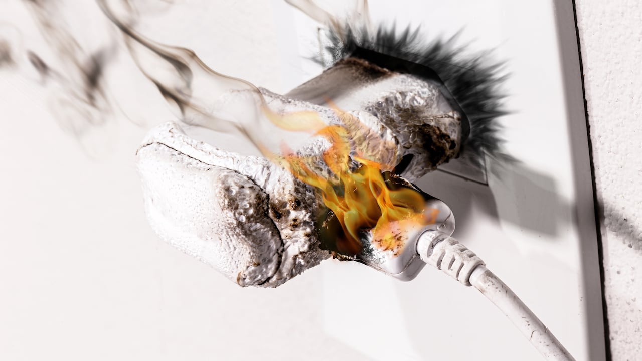 El sobrecalentamiento del celular representa un peligro para la seguridad de los usuarios.