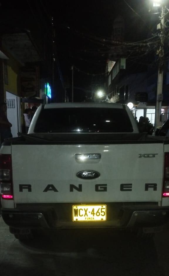 Camioneta en la que secuestraron a la mamá del alcalde de El Pital, Huila.