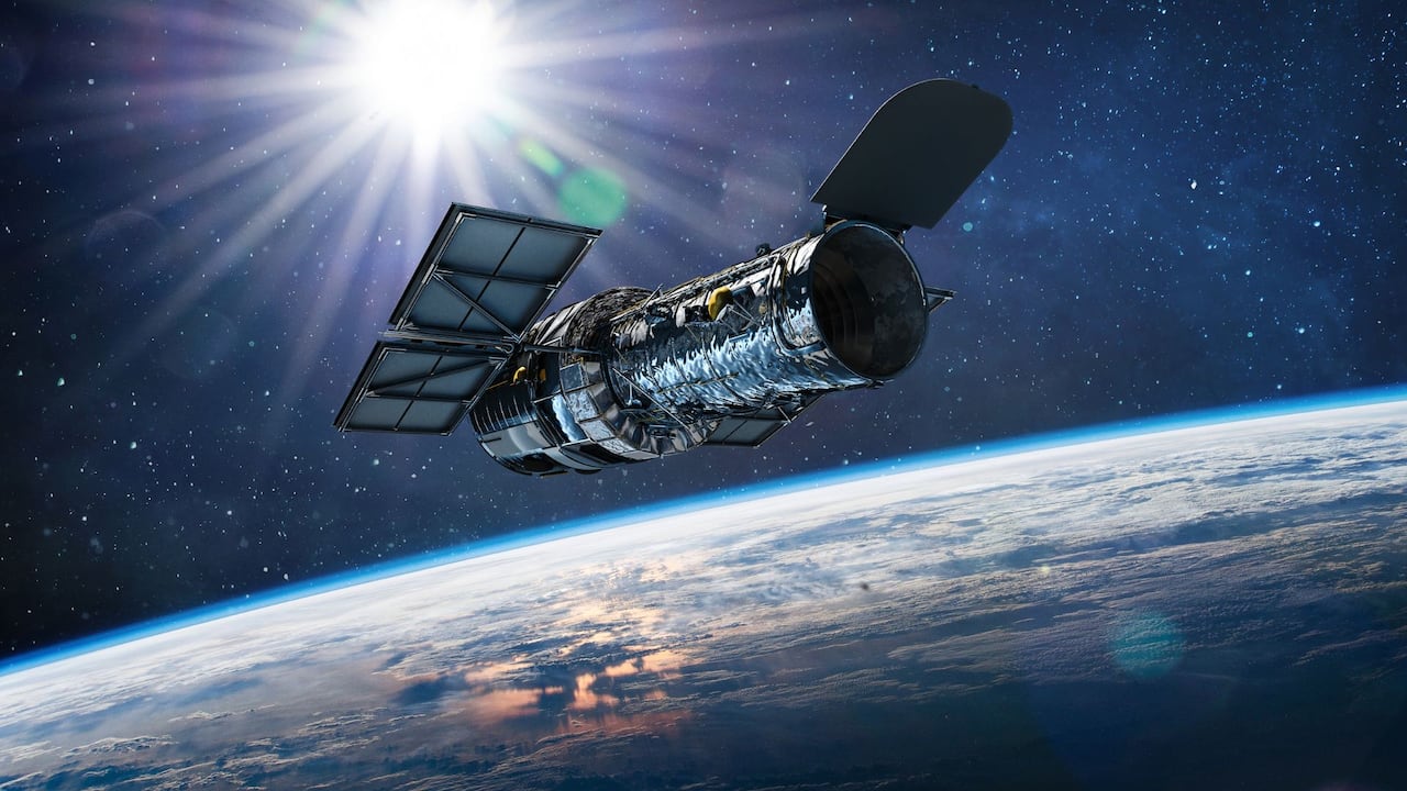 Hubble revela la asimétrica belleza de la galaxia Messier 96.