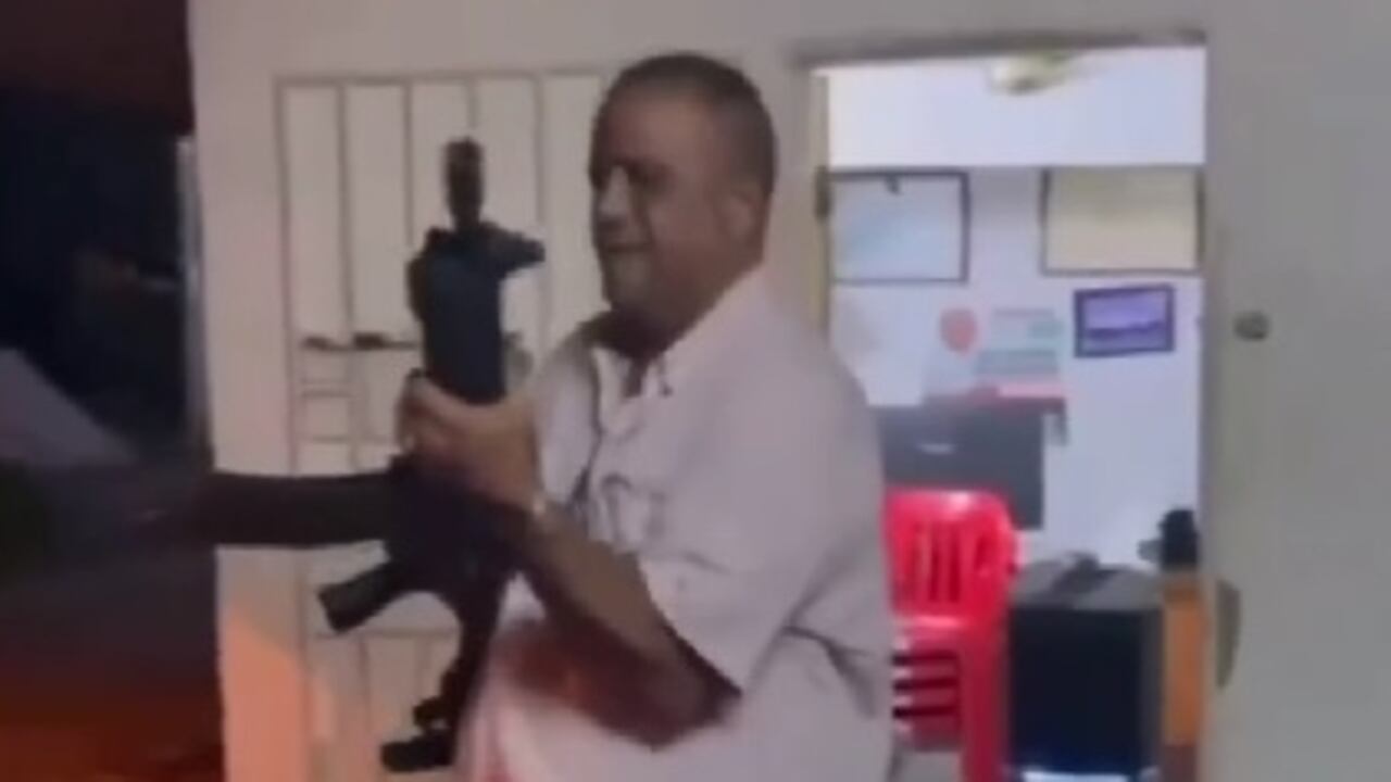 Un hombre borracho disparó ametralladora contra CAI de Policía en el Magdalena.