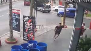 @mauroszeta. Video. Fotograma 0:17.