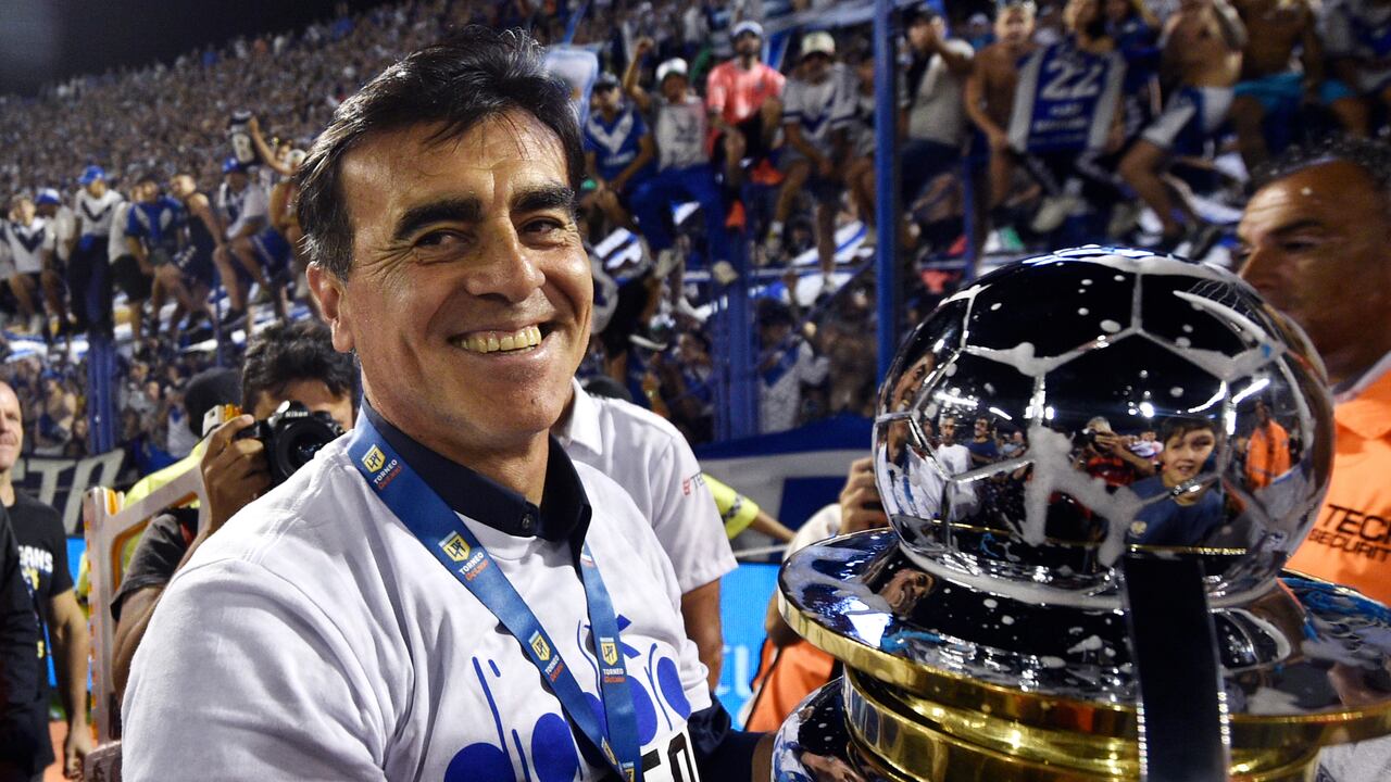 Gustavo Quinteros, hasta hoy, técnico de Vélez Sárfield.