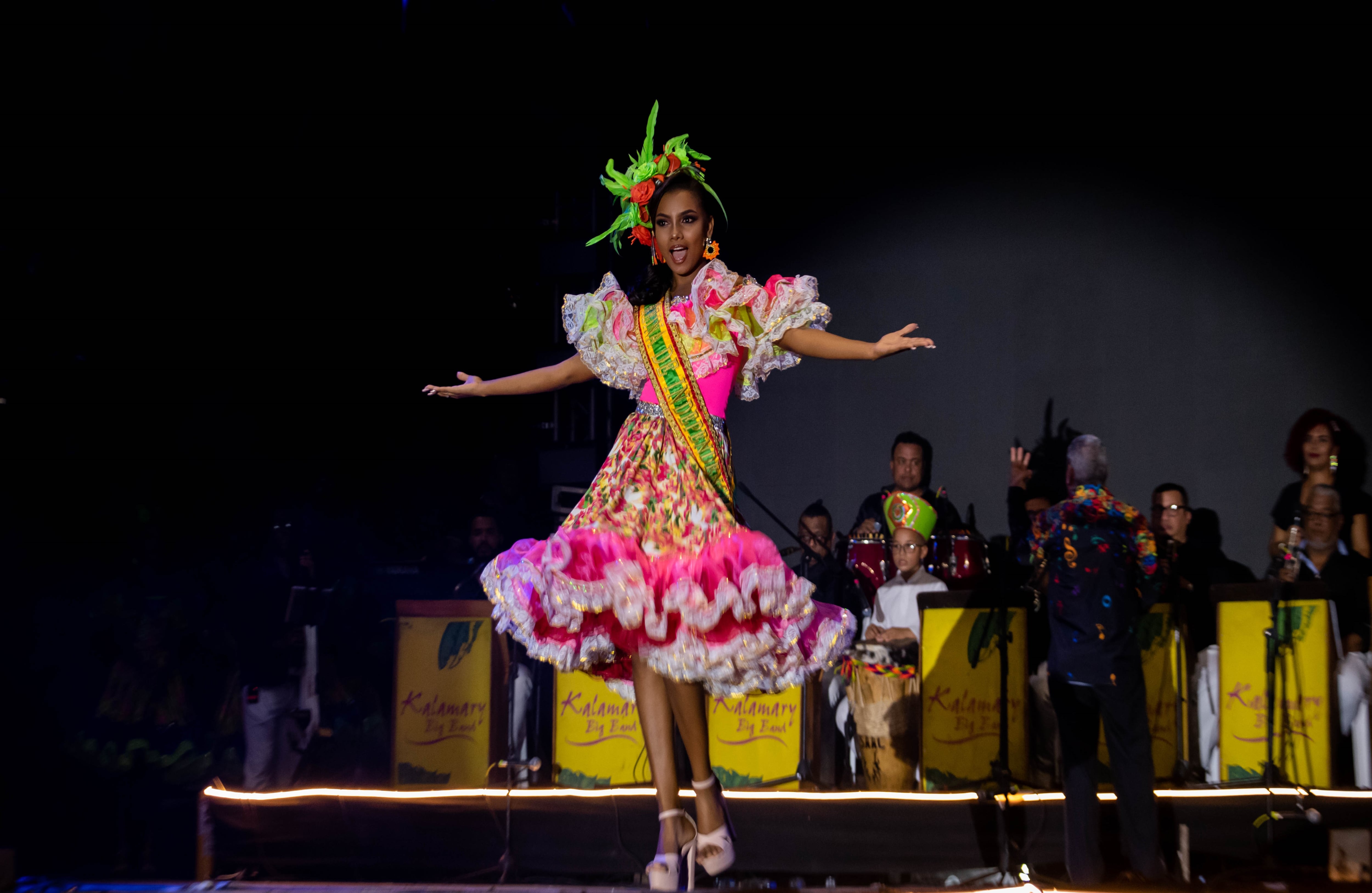 Angélica Blanco, luego de la imposición de banda como nueva Srta. Cartagena en el Reinado Nacional del Turismo.