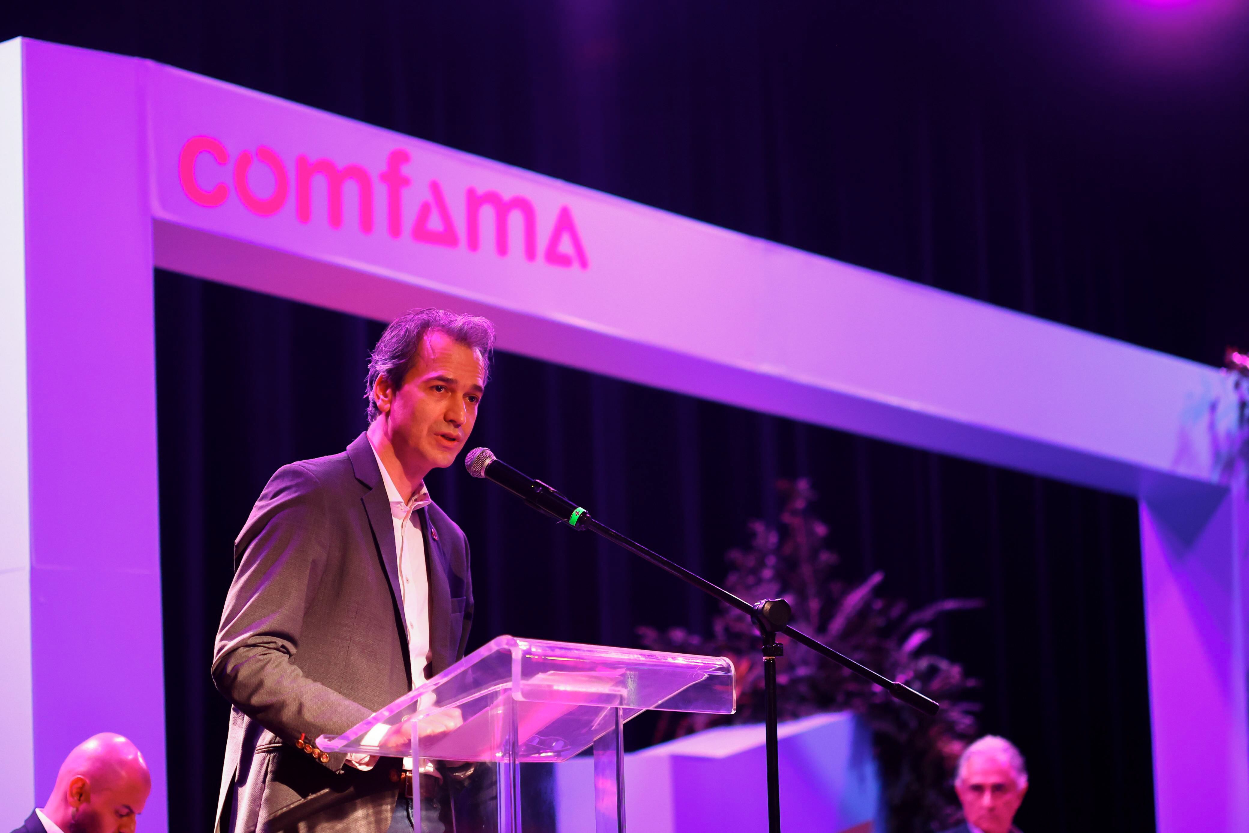 David Escobar Arango, director de Comfama, reiteró su llamado a abondar los extremismos ideológicos y retomar los matices para trabajar juntos como sociedad.