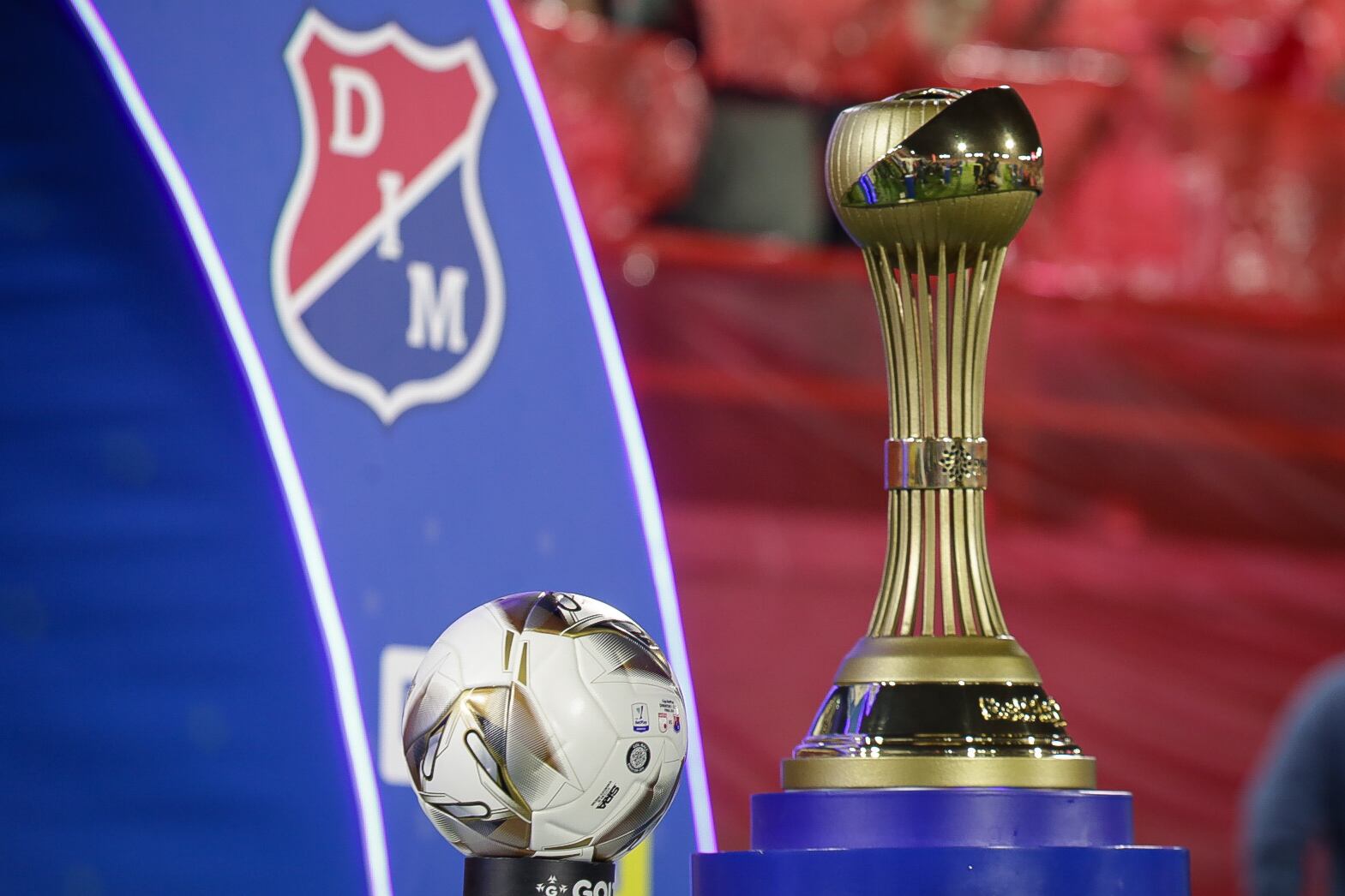 Bogotá. Junio 24 de 2025. Independiente Santa Fe enfrenta a Independiente Medellín, por encuentro válido de la Liga BetPlay I 2025 de final de ida, en el Estadio Nemesio Camacho El Campín. (Colprensa - Cristian Bayona).