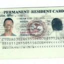 La Permanent Resident Card falsa del periodista.